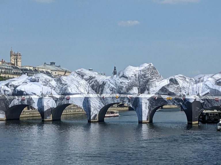 Lire la suite à propos de l’article La caverne du Pont-Neuf – JR